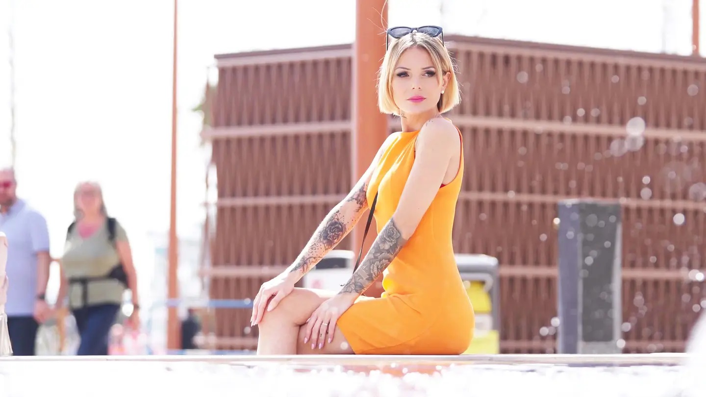 Jacquie Et Michel TV - Naomi [1080p]