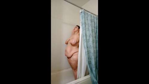 Miss_Luna_Magic - A Sneak Peek In My Bbw Shower - Cover