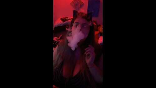 Miss_Luna_Magic - Bbw Smoking In Red - Cover