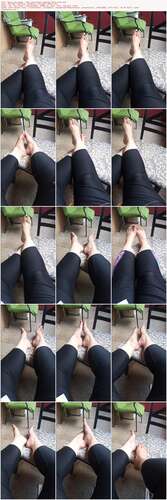 Miss_Luna_Magic - Big Legs Black Leggings Dirty Feet - Preview