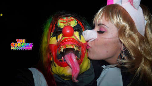 GIbbyTheClown – Ms Piggy Fucks Kermit The Clown 1072p - Cover
