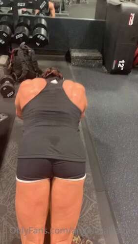 Angelasalvagno – 03 09 2022 2585656937 – Lots Of Bicep Reps And Rolling My Abs 1280p - Cover