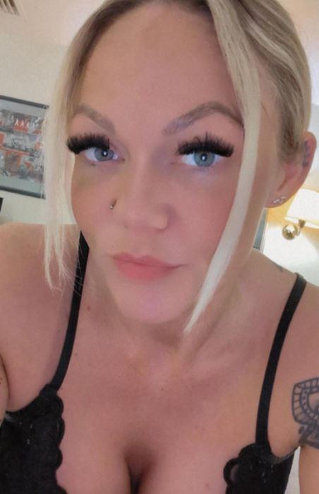 [ManyVids.com] April Velvetx Collection - MegaPack