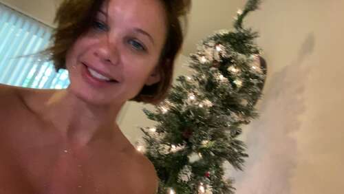 Thebrittanyxoxo – 15 11 2019 87149851 – Oh My Gosh Holy Moly Glitter And Snow 1080p - Cover