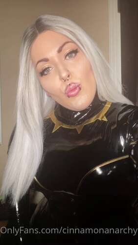 Cinnamonanarchy – 27 01 2021 2018210948 – Just A Cute Vid Of Me Modeling My New Super Shiny Super Squeaky Pvc Catsuit Wakanda 1280p - Cover