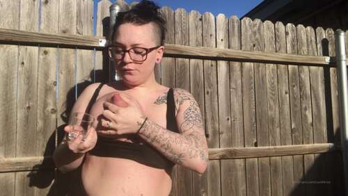 Cumnrise – 06 03 2020 24613240 – Milk Content Not Super Long But Neighbor Was On The Phone 1080p - Cover