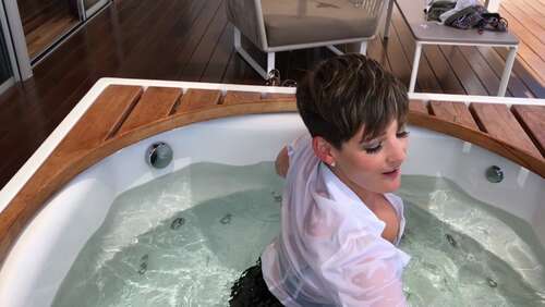 Hannah Brooks - Hot Tub Wet Clothes Fantasy Xxx 1080p - Cover