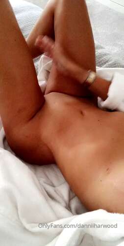 Danniiharwood – 15 08 2019 9686450 – Freshly Shaved Pussy For You Want More 720p - Cover