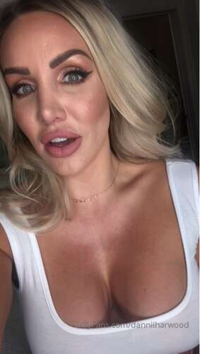 Danniiharwood – 26 06 2019 7996516 – Q A Next Question 720p - Cover