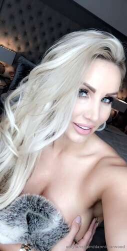 Danniiharwood – 16 01 2019 4498027 – Sending Out Personalised Pics Vids And Voice Notes Al 1232p - Cover