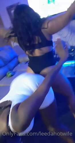 Leedahotwife – 12 04 2020 228714113 704p - Cover