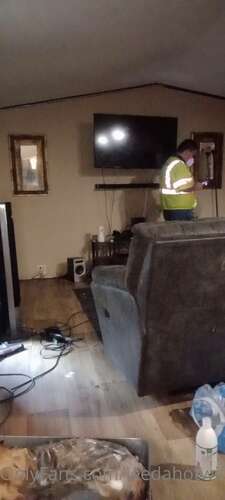 Leedahotwife – 13 10 2021 2246303907 – Washing My Fur Baby Giving The Cable Guy 1920p - Cover