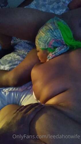 Leedahotwife – 17 05 2021 2111353748 – I Love When Daddy Reclaims His Beat Down Pussy 1920p - Cover