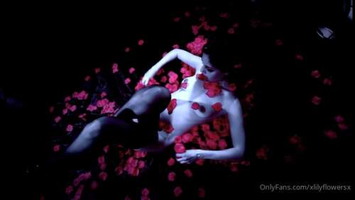 Xlilyflowersx – 2022 07 22 2524892153 – Throwback To An Art Nude Video Shoot. This Was More Than Ten Years Ago And I Still Love Portishead 480p - Cover