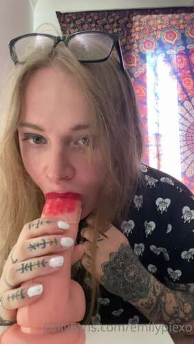 Emilypiexo – 09 08 2020 672586338 – Thought I Posted This Yesterday Sorry Giving You A Handjob Before Ruining My Lipstic 1920p - Cover