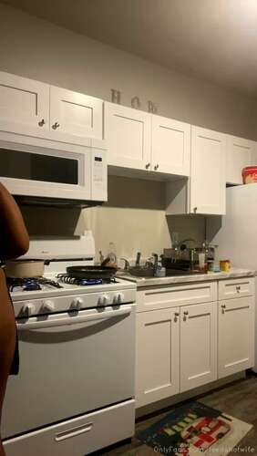 Leedahotwife – 30 11 2022 2700030519 – Stream Started At 11302022 0209 Am 1878p - Cover