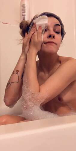 Envyanne – 2020 01 03 17822155 – Bath Time Jam Anybody 1232p - Cover