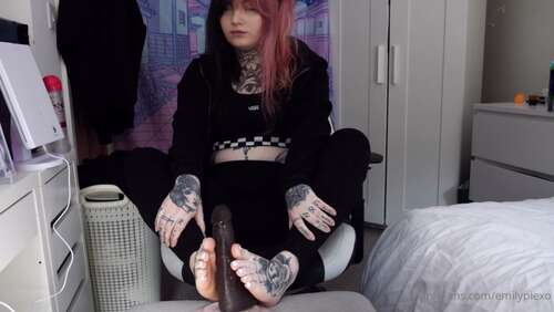 Emilypiexo – 25 04 2022 2431441109 – For All The Based Feet Lovers Feets N Dildo Fj 1080p - Cover