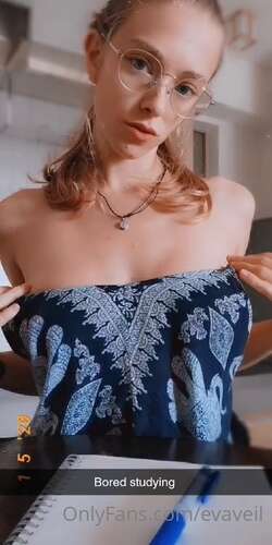 Evaveil – 01 05 2020 36020556 – Bored Studying 768p - Cover