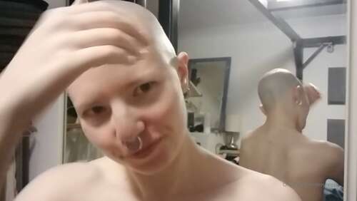 Erynrose – 13 01 2020 123687820 – Oiling Up My Freshly Shaved Head 720p - Cover