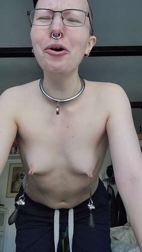 Erynrose – 23 05 2022 2462297060 – These Weights Are Surprisingly Heavy For Something So Small 1920p - Cover