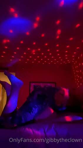 Gibbytheclown 2020.09.17 911279850 – Girls Call Me Up To Blow There Back Out 1920p - Cover