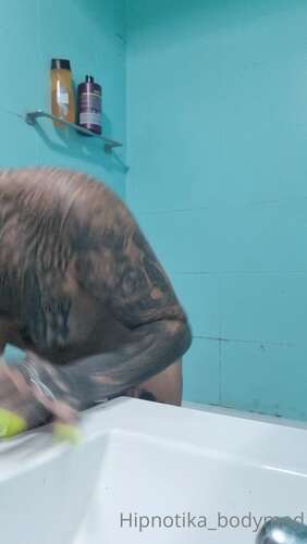 Hipnotika Bodymod – 19 11 2021 2278821022 – Amarrandome El Pelo Para Darme Una Duchita Y Una Afeitadita…. Puting My Hair Up To 1920p - Cover