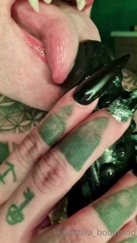 Hipnotika Bodymod – 18 12 2021 2305561505 – Wishing It Was Yours…. Deseando Que Fuera La Tuya… 1920p - Cover