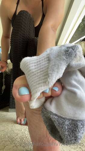 Ivorysoles – 12 05 2021 2101939724 – So Sweaty And Smelly After A Long Workout 1920p - Cover