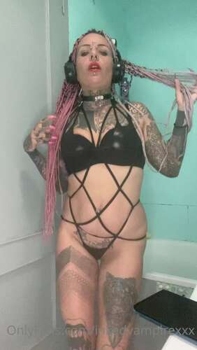 Hipnotika Bodymod – 31 01 2021 2021343609 – Drop Some Tips If I Have Your Atenttion And Dont Leave Deja Bote Si Teng 1920p - Cover