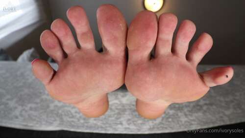 Ivorysoles – 02 01 2021 1999994836 – Foot Sniffing Loser Humiliation You Re At Your Place On Your Knees Beneath My Stinky Shoe 1080p - Cover