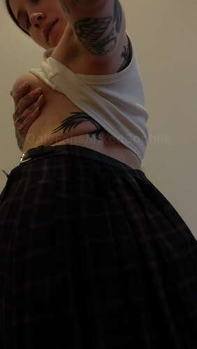 Inkedsophiie – 07 01 2023 2736869238 – Ich Habe Ganz Genau Gesehen Dass Du Auf Meinen Arsch Geschaut Hast Obwohl Du Mit Deiner Freundin H 1920p - Cover