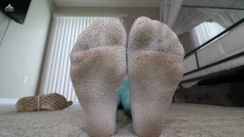 Ivorysoles – 26 02 2021 2041067864 – Pay For The Privilege Of Getting Turned On By My Socks Loser 1080p - Cover