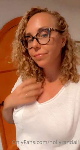 Hollyrandall – 07 09 2021 2214032320 – I Need Your Opinion On This Hairstyle 1232p - Cover