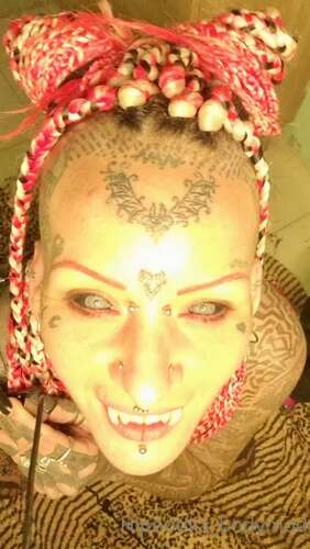 Hipnotika Bodymod – 27 12 2021 2313127807 – Playing With The Lights… Look At My Eyes Jugando Con Las Luces… Mira Mis Ojos 1920p - Cover