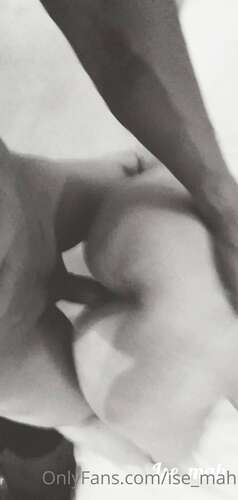 Ise Mah – 23 10 2021 2255076508 – Dando O Cuzinho Gostoso Em P B Delicious Ass Fuck In B W 1920p - Cover