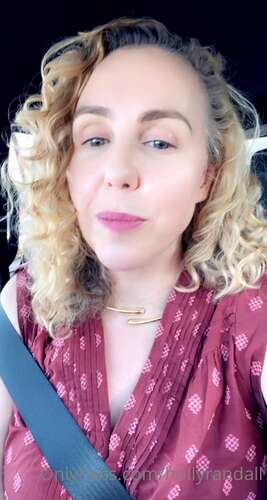 Hollyrandall – 26 09 2021 2231255048 – Just Checking In On A Lovely Sunday Afternoon 1232p - Cover