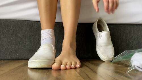 Ivorysoles – 16 10 2020 1087363203 – Sock Documentation Wear 3. I M About To Go For A Walk 1080p - Cover