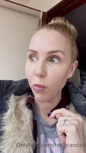 Hollyrandall – 30 12 2021 2315854137 – Wish Me Luck Today 2 Easter2022 1920p - Cover