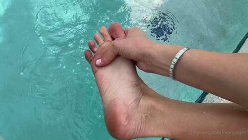 Ivorysoles – 08 10 2021 2239234277 – My Feet Got All Dirty After An Oily Soles Shoot And I Had To Wash Them Off In The Pool Sin 1080p - Cover