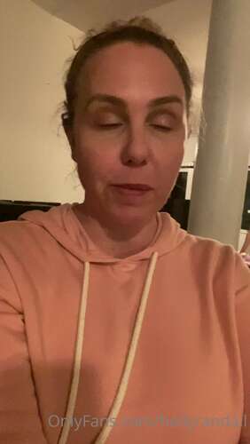 Hollyrandall – 10 03 2021 2050914307 – A Little Update On My Move… This Is Going 1920p - Cover