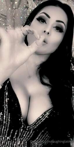 Laughinglatina – 09 04 2020 222731846 – I M The Only Art Piece You Need In 12 1232p - Cover