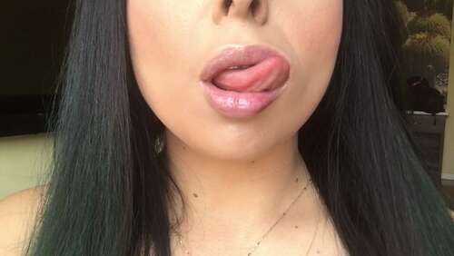 Laughinglatina – 13 04 2017 992310 – My Lips Look So Yummy Don T They 720p - Cover