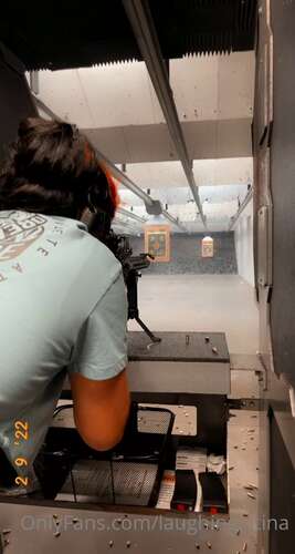 Laughinglatina – 02 09 2022 2585403698 – I Ve Got My Magnifier On Now I Can Spot 1232p - Cover