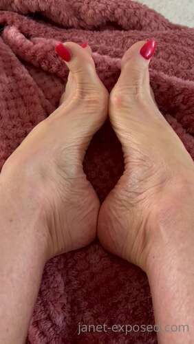 Janetmasonxxx – 30 08 2022 2580525055 – A Little Video Clip For My Foot Fetish Fans…You Know Who You Are And Mrs. Mason Know What You Lik 1280p - Cover