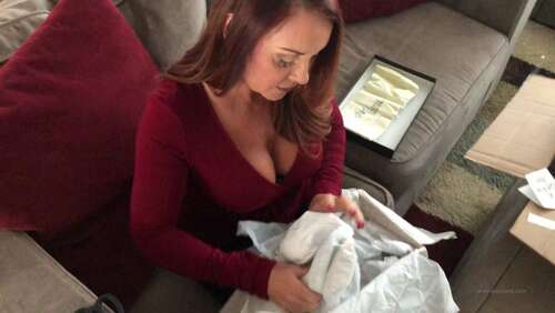 Janetmasonxxx – 26 11 2019 93392966 – Unboxing A Surprise Gift From A Member Named Steven…It Turned Out To Be A Crazy Sexy Pair Of High 1080p - Cover