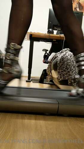 Jessicaskyheel – 08 01 2022 2324141717 – Walking With Highheels And Nylonstayups On The Threadmill 1920p - Cover