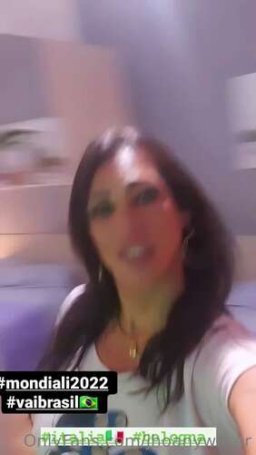 Jhoanywilker – 25 11 2022 2693605632 – Um Poco De Mim Aqui En Bologna Meus 5 1280p - Cover