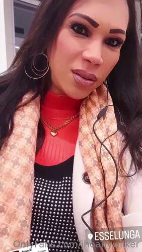 Jhoanywilker – 25 11 2022 2693605646 – Um Poco De Mim Aqui En Bologna Meus 10 1280p - Cover