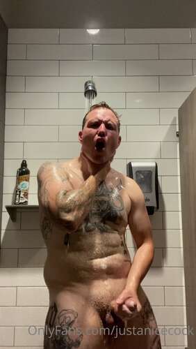 Justanicecock – 19 04 2022 2429346183 – Having Some Fun In The Gym Showers Would You Get In With Me 1918p - Cover